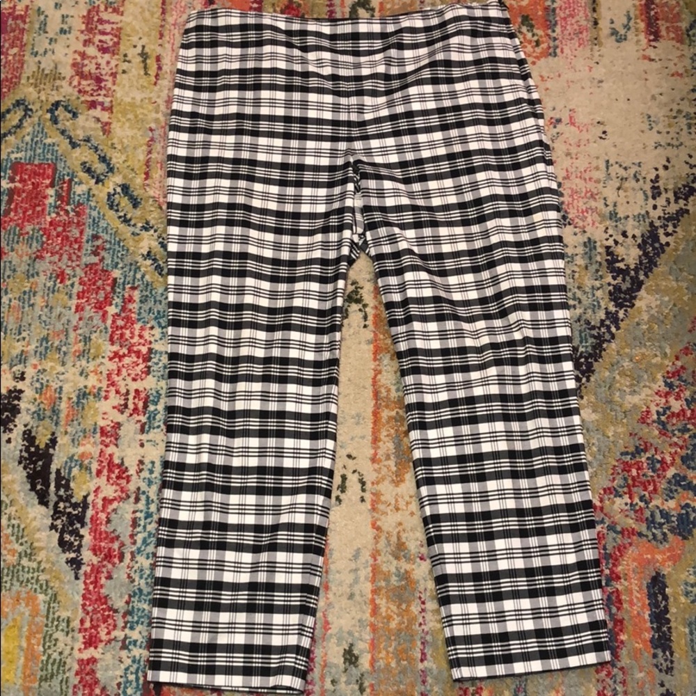 Women’s Talbots size 14 pants black and white